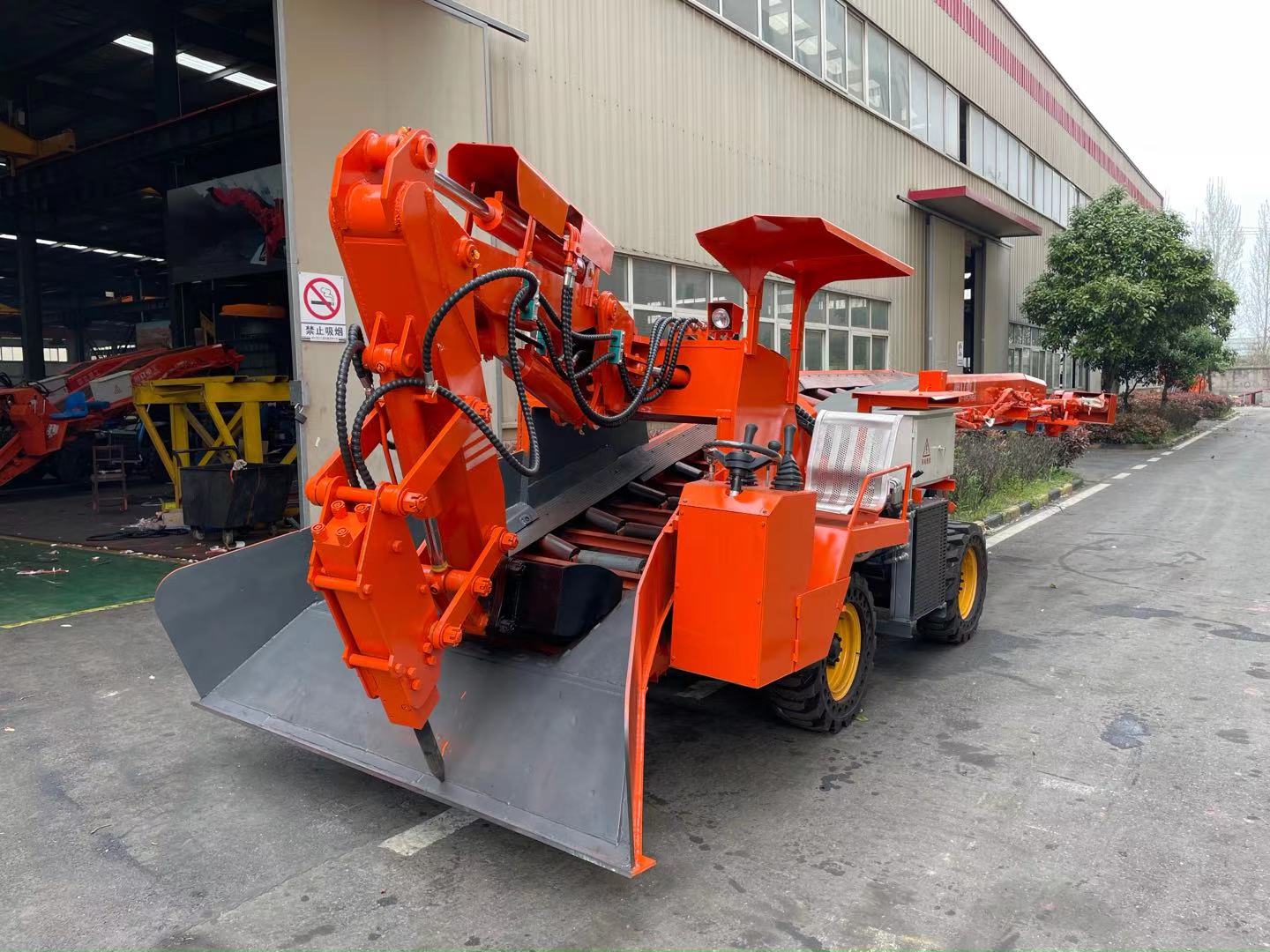 小型扒渣機斗齒，作為隧道扒渣機的易損配件該如何去維護